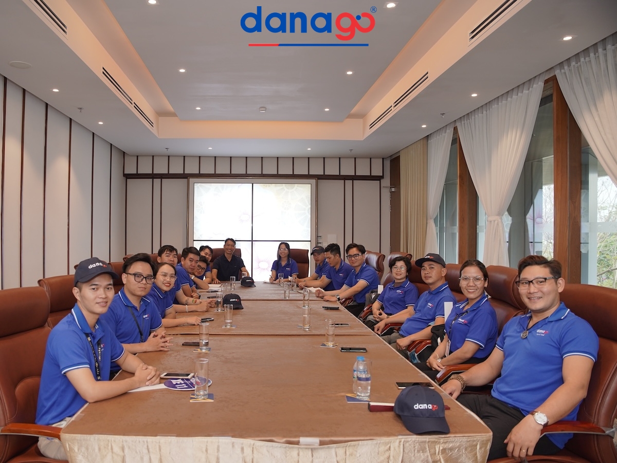 Đội ngũ nhân sự DANAGO luôn phục vụ chuyên nghiệp và tận tâm.